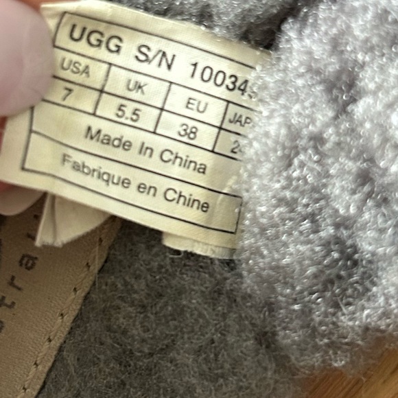 UGG Australia Gray Flip Flop Slippers Women’s 7 - Picture 7 of 8